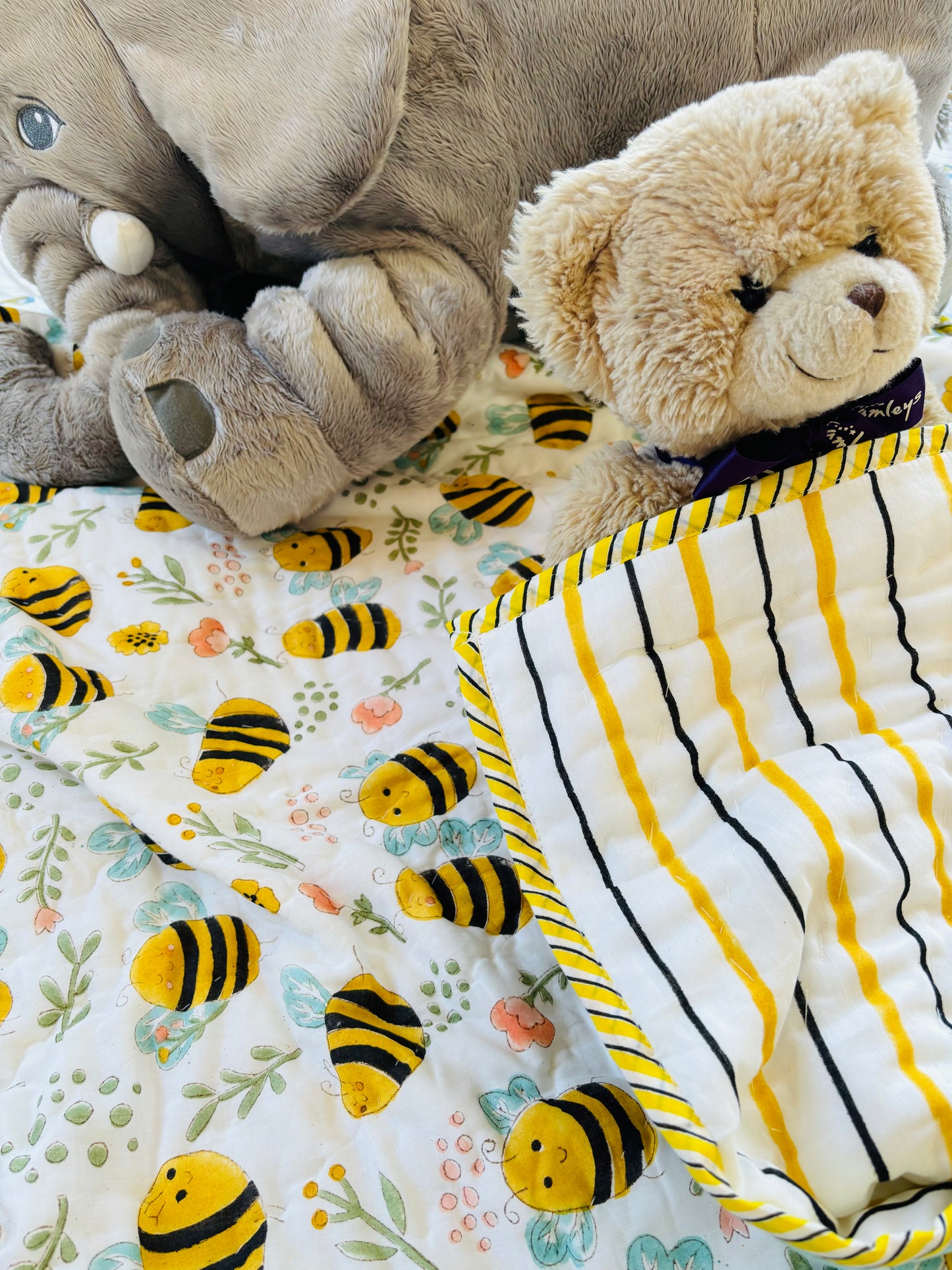 Organic Mulmul Cotton Baby Quilt | Honey bee