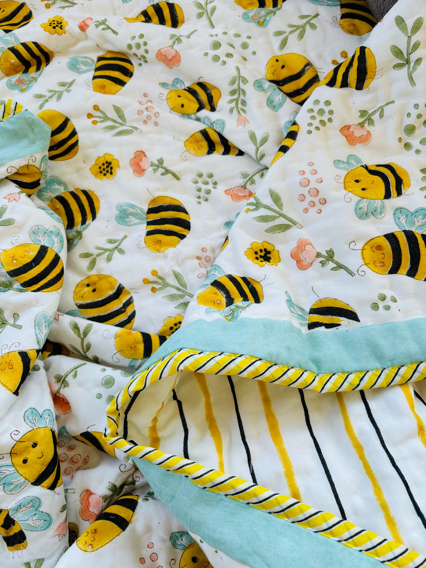 Organic Mulmul Cotton Baby Quilt | Honey bee